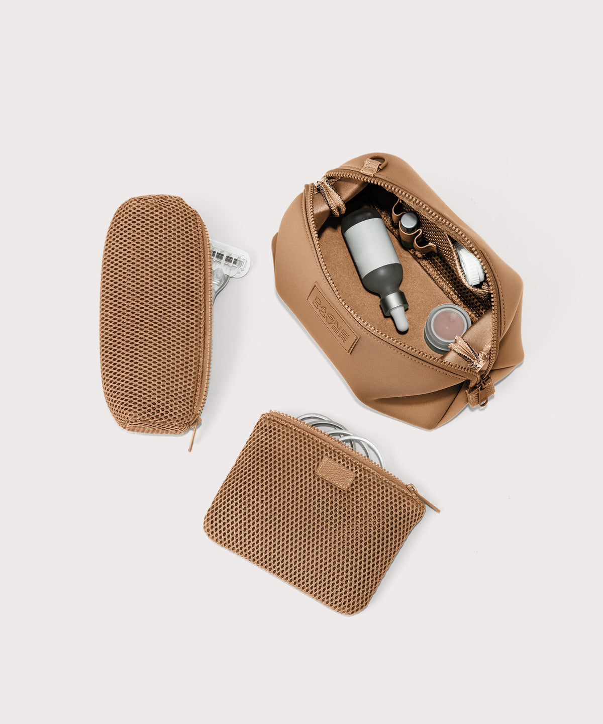 Hunter Toiletry Bag in Camel. Large - Image 2
