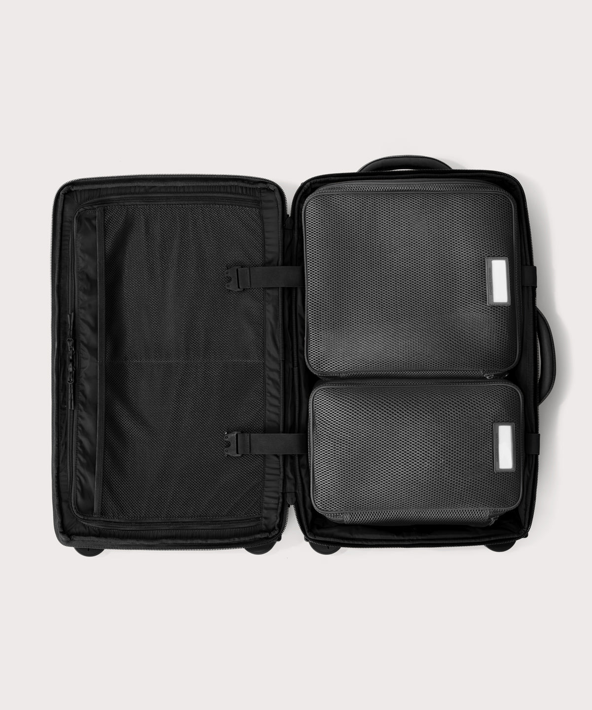 Seattle Carry-On Luggage in Onyx. Larger - 23.5 inch - Image 2