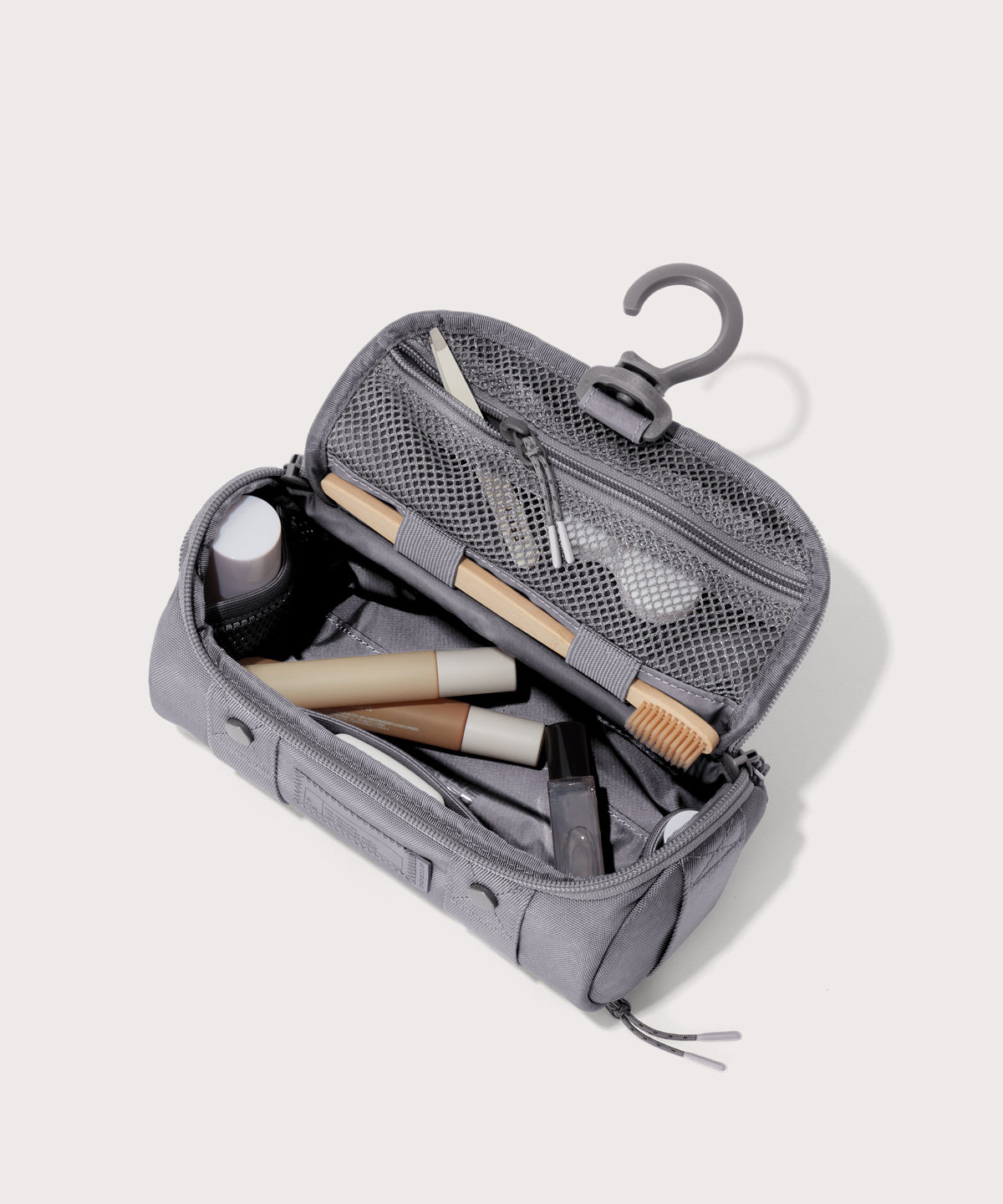 Seoul Dopp Kit in Ash. Small - Image 2